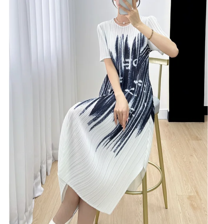 

HOT SELLING Miyake fold short sleeve fashion o-neck print dress A-Line dress IN STOCK