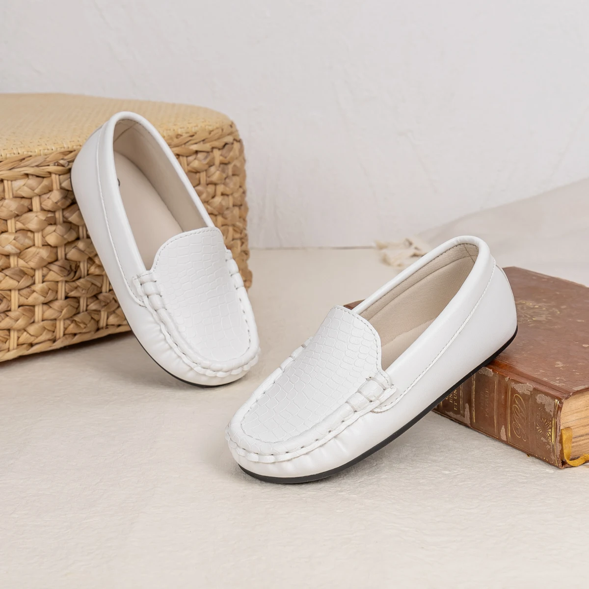 

Boys/Girls' Leather Shoes 2025 Spring/Autumn New Casual Shallow Mouth Kid's Bean Shoes Lightweight Children's Shoes 21-30