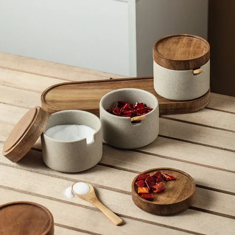 NEW Ceramic Retro Seasoning Jar Pepper Storage Bottle Round Ceramic Seasoning Jar with Wooden Lid Salt Pepper Kitchen Tool