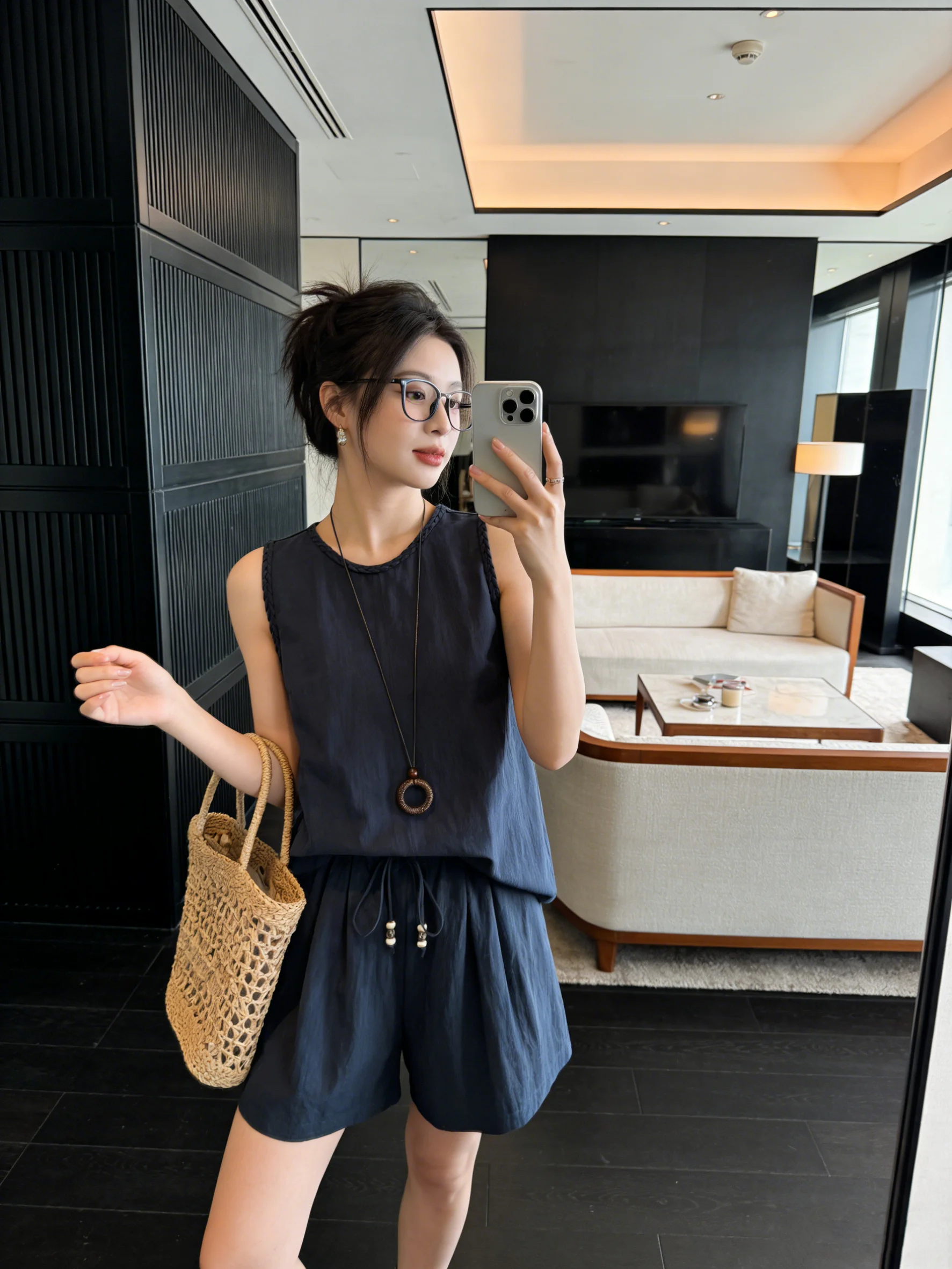

Casual Style High Waist Slim Fit Short Pants Two-Piece Set Sleeveless Backless Vest Top Summer Anti-Aging Fashionable Ensemble
