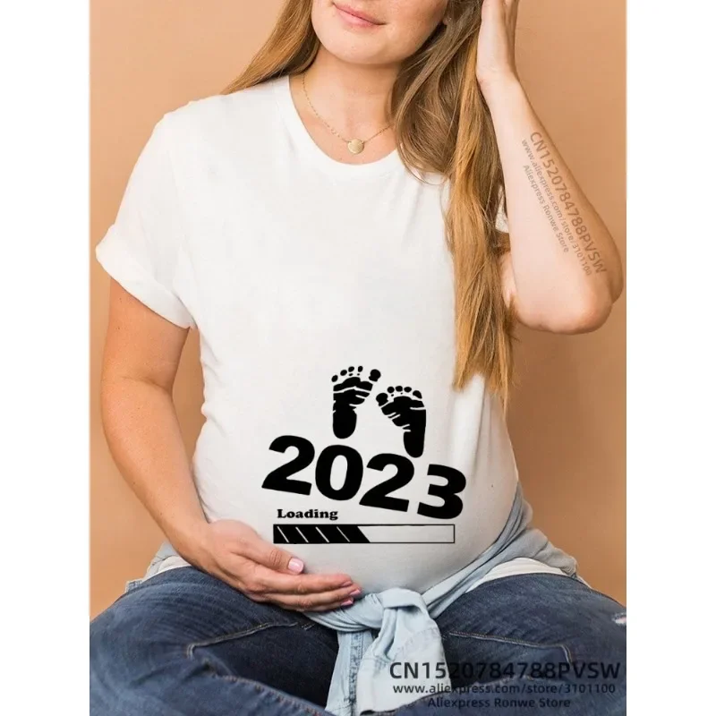 Ropa de bebé 2025, Camiseta de algodón para embarazadas con estampado de pies pequeños para niñas y madres, ligera y transpirable