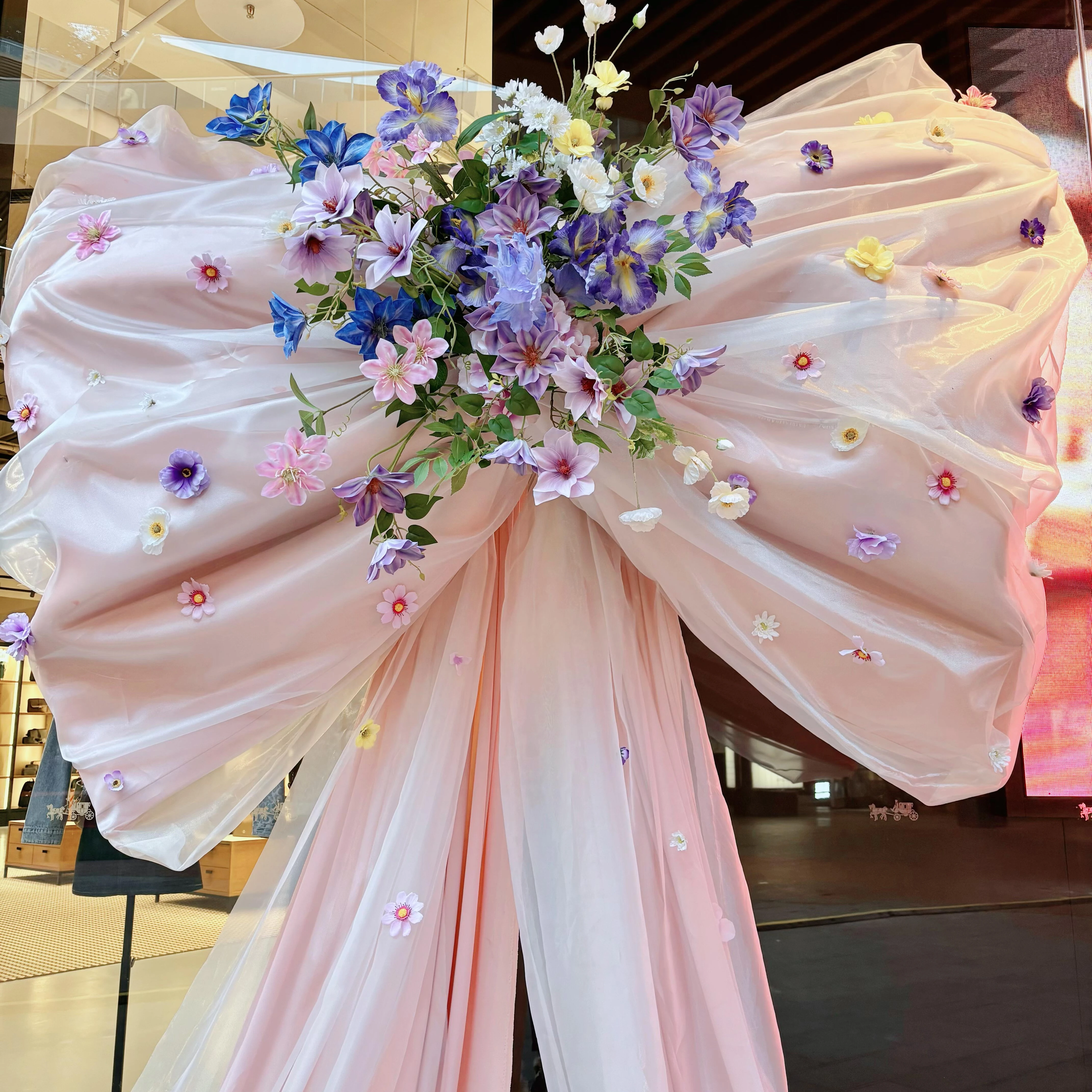 كبير لامعة قماش التفتا القوس الفن تركيب المتضخم الشريط الديكور لعرض حفل الزفاف التجارية #2