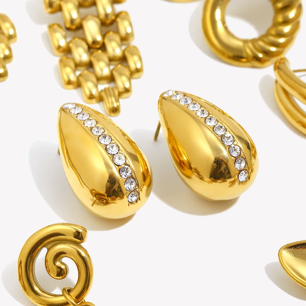 E.B.belle Banana Shaped Water Drop Splicing Diagonal Circular Bohemian Long Eyelash Eye Disc Feather Leaf Petal Flower Earrings