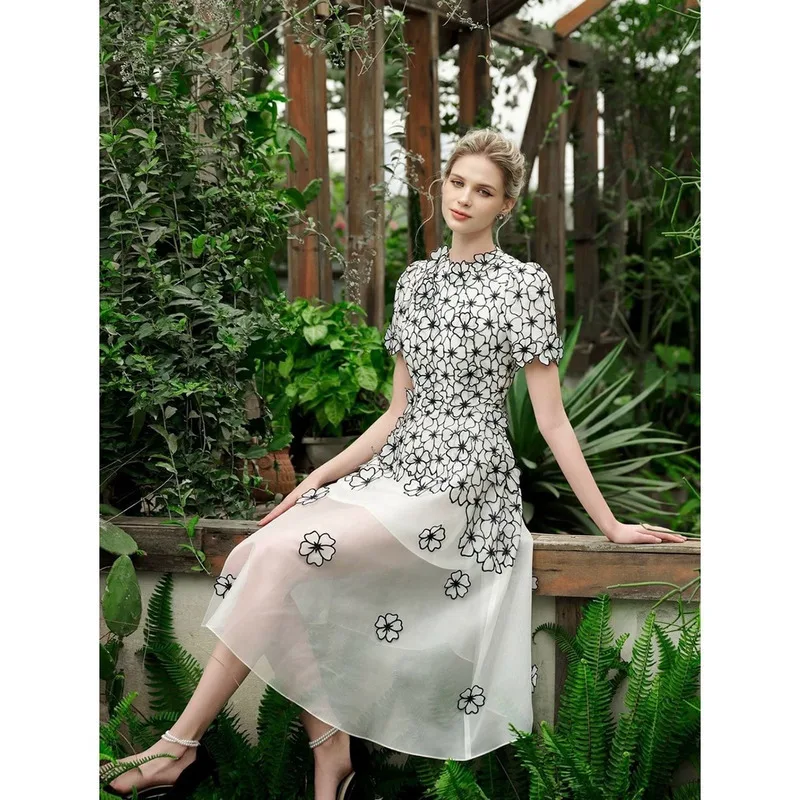 BEWQ แฟชั่นผู้หญิงชุดเดรสหรูหรา O-คอแขนสั้นผ้ากอซเย็บปักถักร้อยเอวดอกไม้ชุดราตรี 2025 ฤดูใบไม้ร่วงใหม่