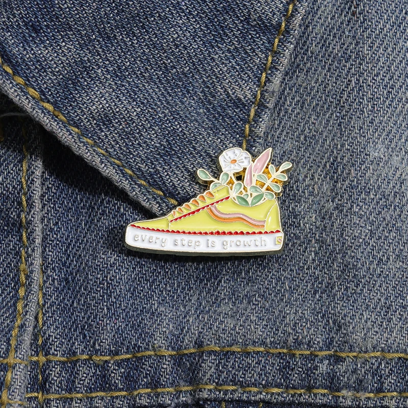 Creative Cartoon Yellow Shoes Enamel Brooch Every Step Is Growth Flower Alloy Badge Pins Trendy Cute Lapel Jewelry Gift For Kids