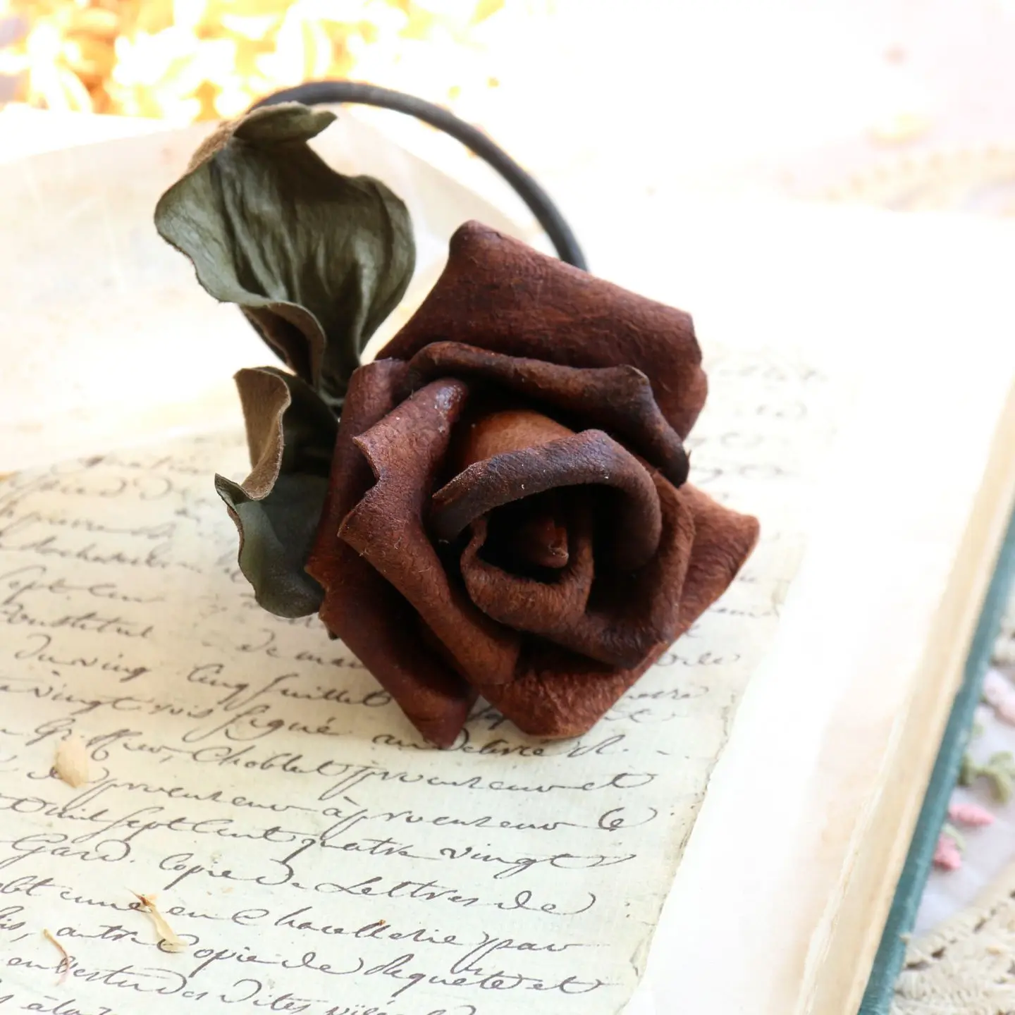 エレガントなヴィンテージローズフラワー弾性ヘアネクタイおだんごヘッドバンド女性のロングヘアアクセサリー緑スタイルパーソナライズされたヘアバンド