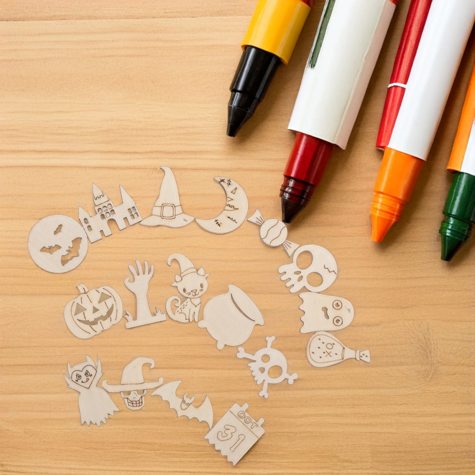 

200Pcs Halloween Wooden Cutout Blank Hanging Tags Pumpkin Ghost Unfinished Slices Crafts Ornaments for DIY Home Decor Party