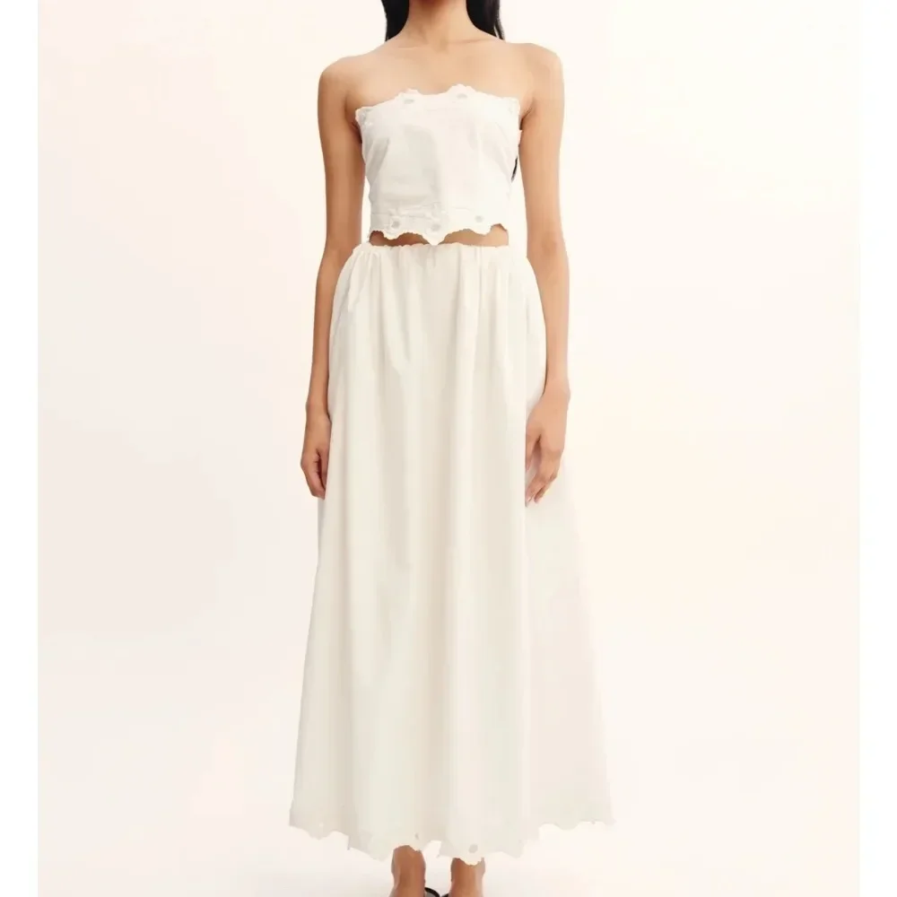 

Tops and Skirt Set 2025 High Quality New Fashion Style for Ladies Attractive White Sleeveless Hand Painting Blouse
