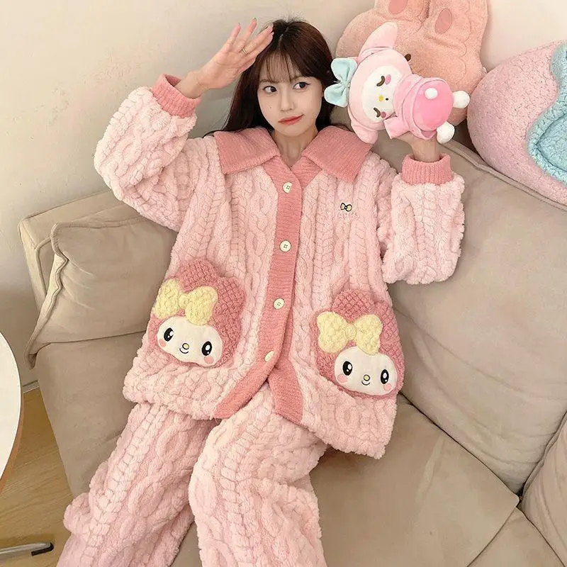 

Комплект Sanrio для девочек, фланелевой фланелевой откидной воротник, сохраняющий тепло, пижамный комплект с длинными рукавами, зимний комплект Kawaii My Melody, утепленный комплект домашней одежды с комиксами