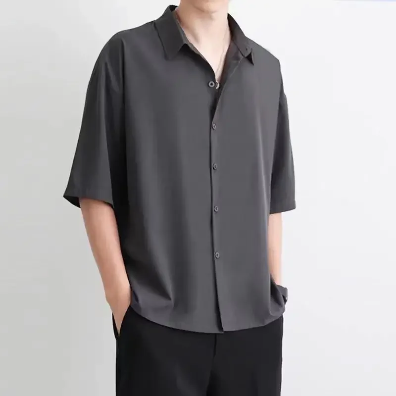 Tops finos e soltos de meia manga masculino, camisas sólidas, roupa coreana, nova moda, casual, versátil, secagem rápida, preto, branco, verão, 2024