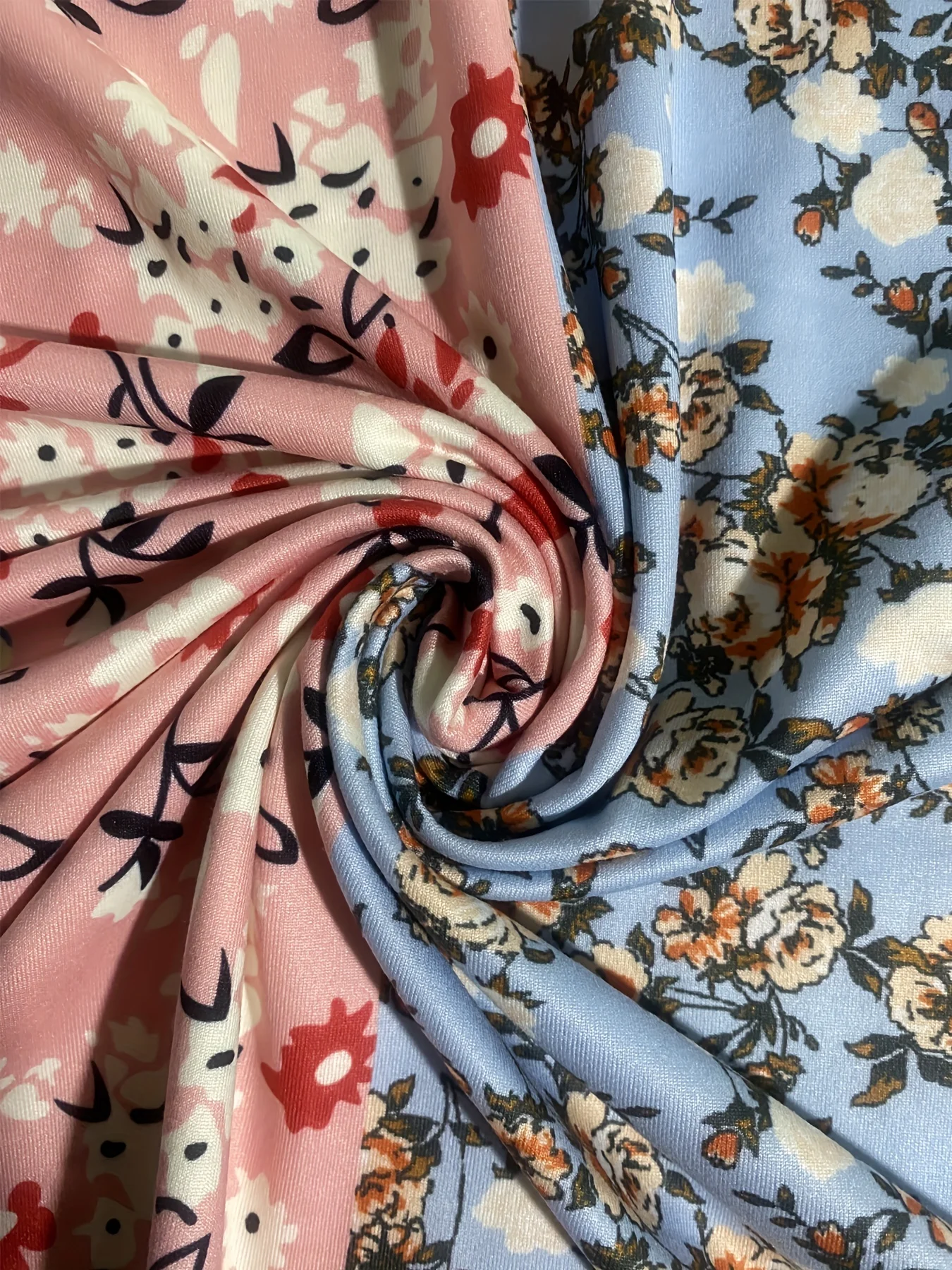 تي شيرت بوهو نسائي ، مقاس كبير ، مقاس كبير ، لون بلوك ، طباعة زهور أقحوان ، أكمام قصيرة ، رقبة مستديرة ، تمدد خفيف