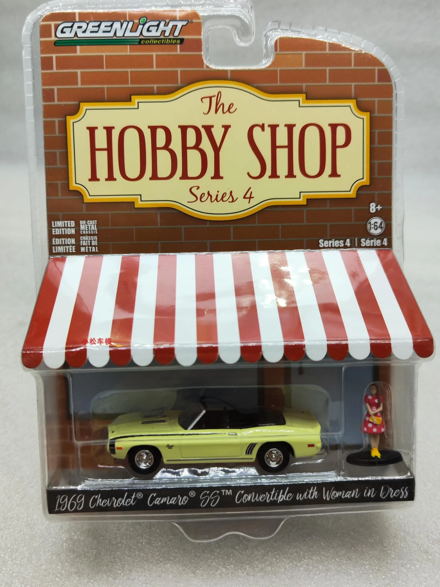 

GreenLight 1:64 Hobby Shop Series 4 1969 Camaro Convertible & Woman in Dress Diecast Alloy Car Model Collectible Gift