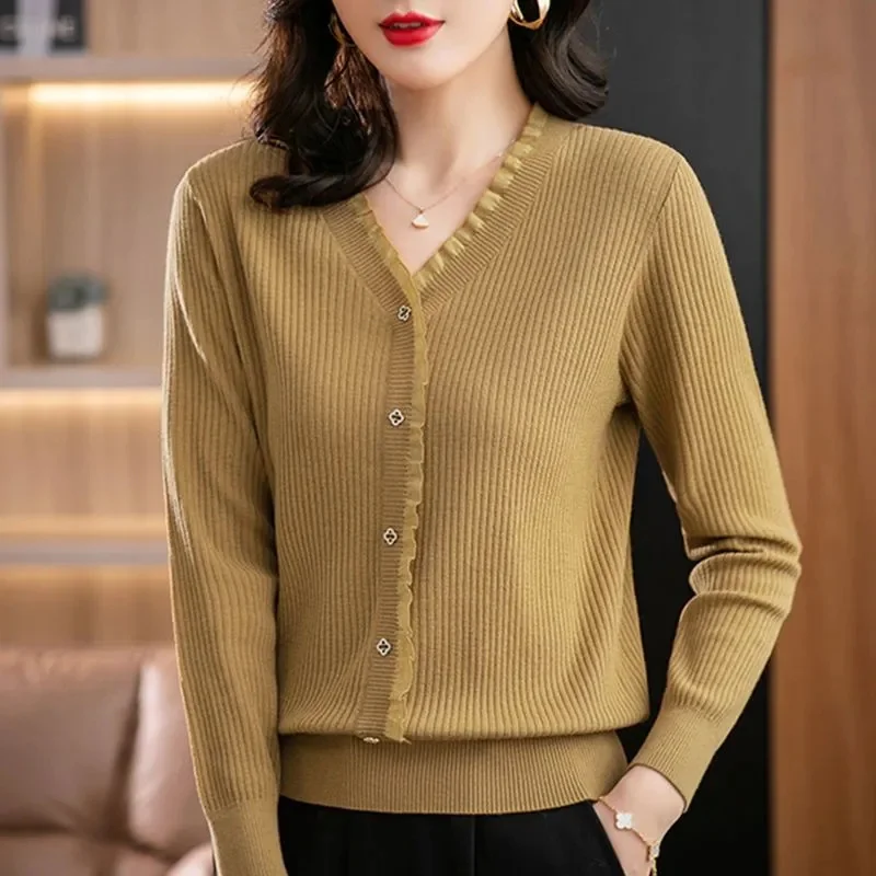 High Quality Coat Lace Knitwear Spring Autumn 2024 Large Size Sweater Women\'s New V-Neck With Loose Top Bottoming Shirt Ladies