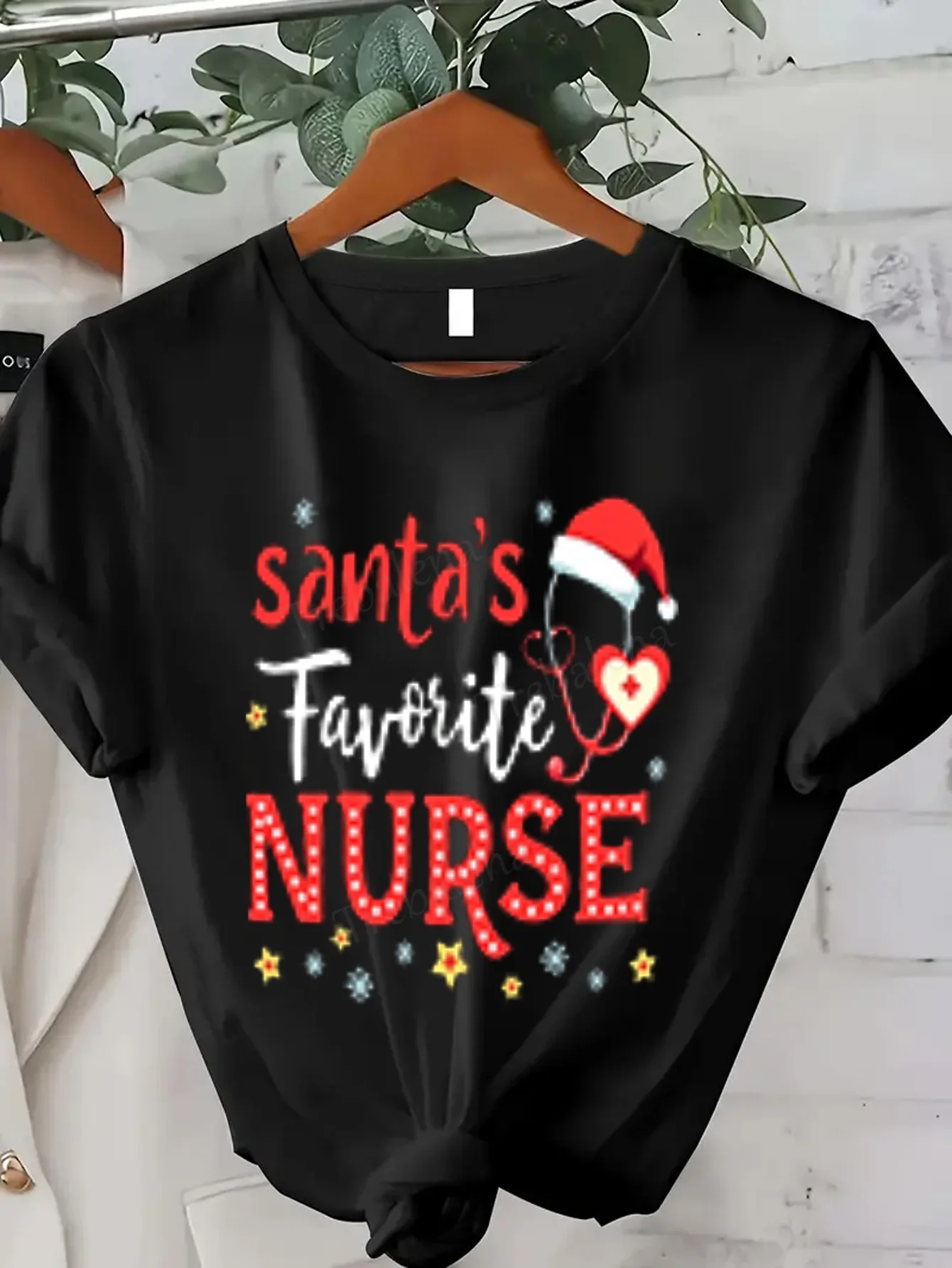 

Женская футболка Рождественская футболка любимой медсестры Санта-Клауса - праздничная праздничная рубашка