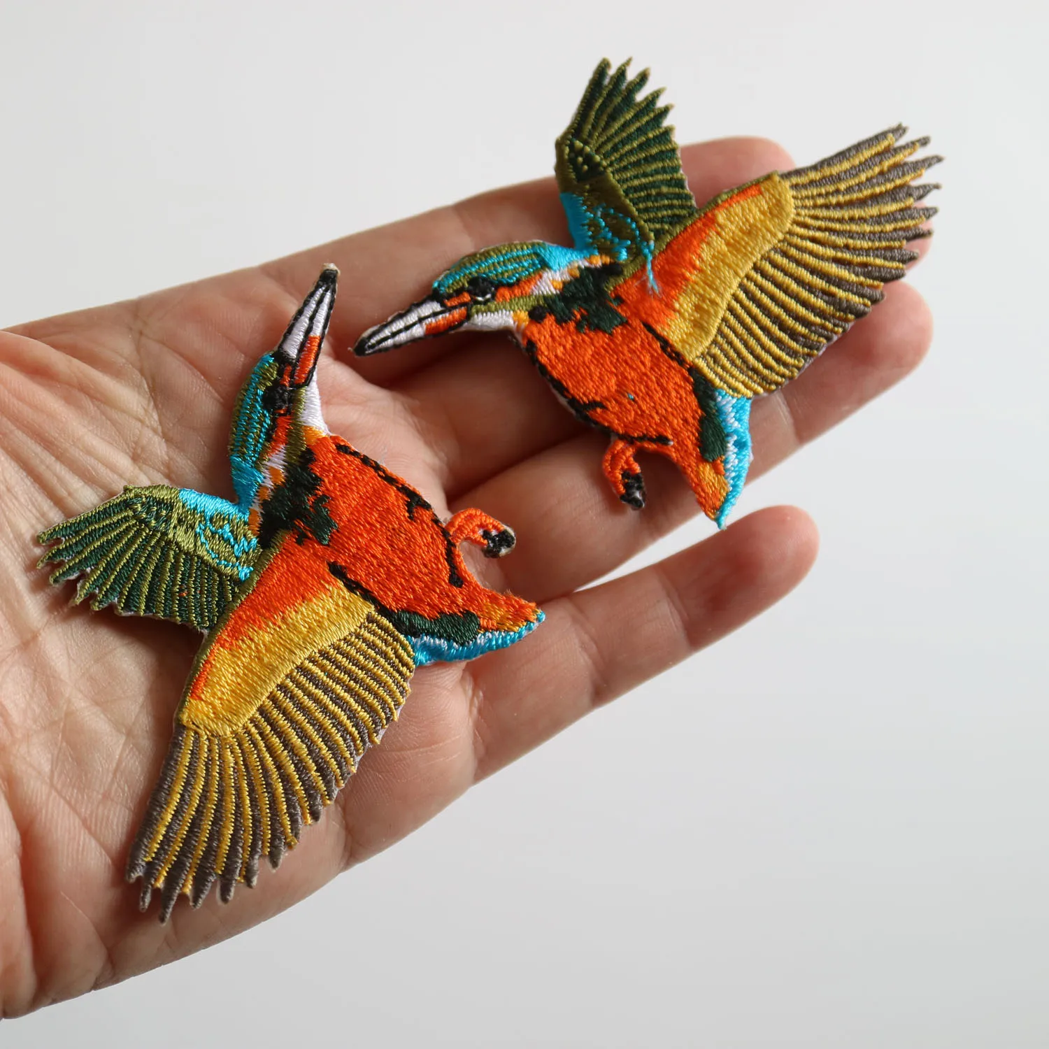 

2pcs/set carton birds patches for clothing Small embroidery ironing applique parches sticker for bags backpack jeans