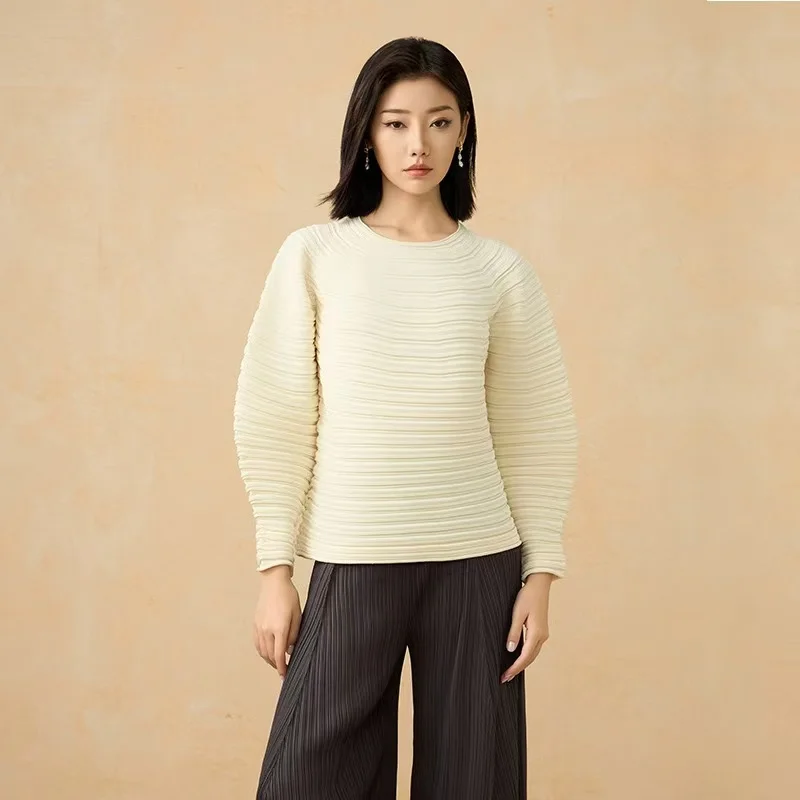 Pleated sweater 24 winter new round-neck silhouette long-sleeved sweater soft high-end simple striped sweater