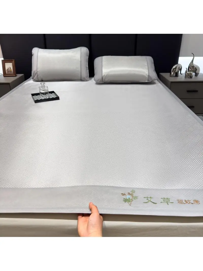 tapis-rafraichissant-en-soie-glacee-ensemble-de-trois-pieces-climatise-lavable-pour-dortoir-etudiant-design-style-ins-pliable-en-fibre-de-polyester