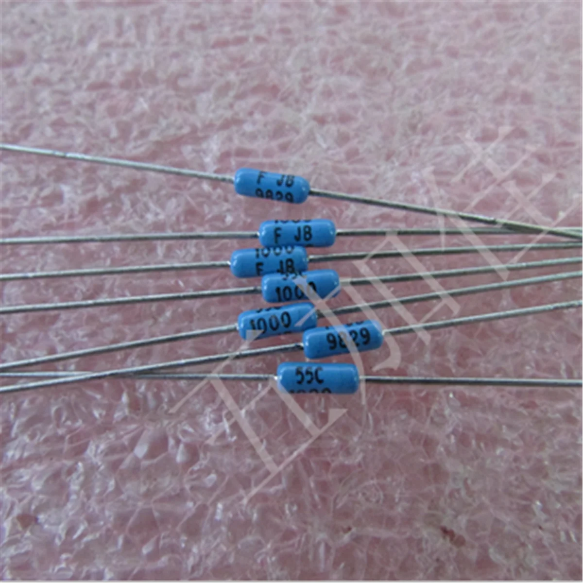 

100pcs/RN55C1000F 100 Euro 100R 1% 1/4W 50PPM American high-precision metal film resistor