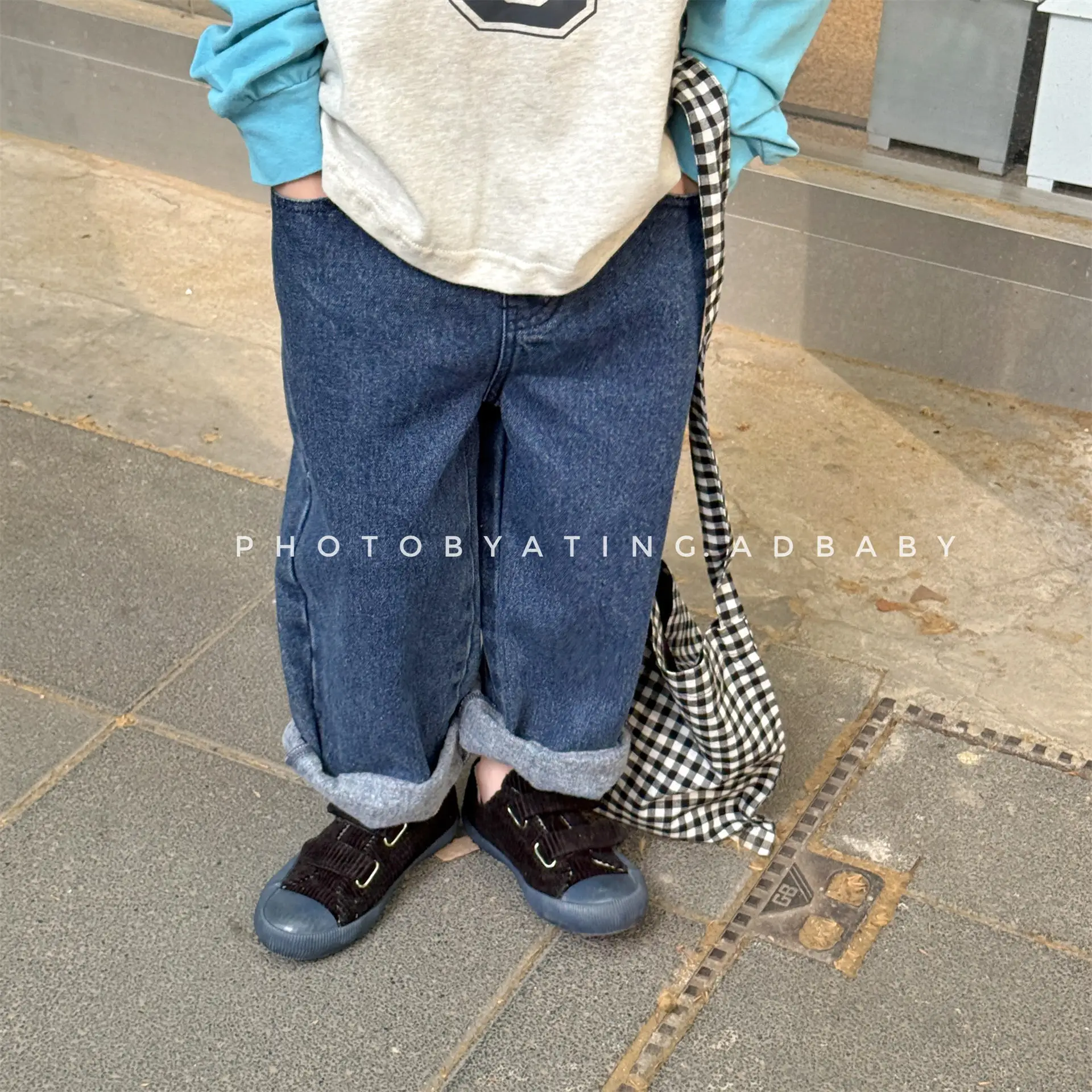 Dżinsy dziecięce na jesień 2025 w stylu koreańskim dla chłopców i dziewcząt, modne spodnie jeansowe, długie spodnie codzienne z elastyczną talią, 1-8 lat