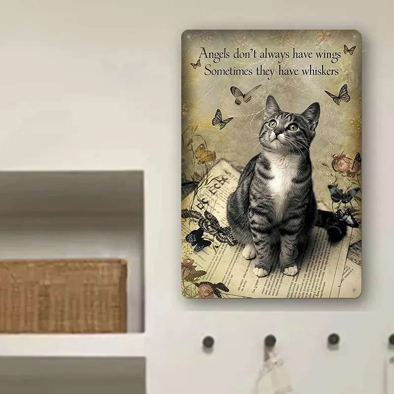 لافتات فنية مسطحة ثنائية الأبعاد للقطط الرجعية - "الملائكة لا تتطلب أجنحة، في بعض الأحيان لها شعيرات" - قطة مضحكة، فراشة