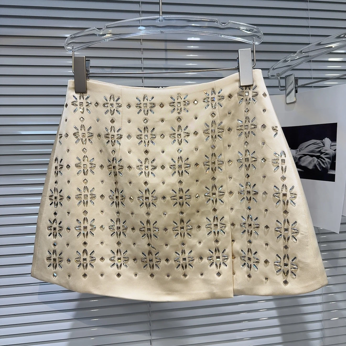 

Faionable ort Sve A-Line Skirt Women's Pure Color Satin Fabric Heavy Embellied Diamond Autumn New Arrival