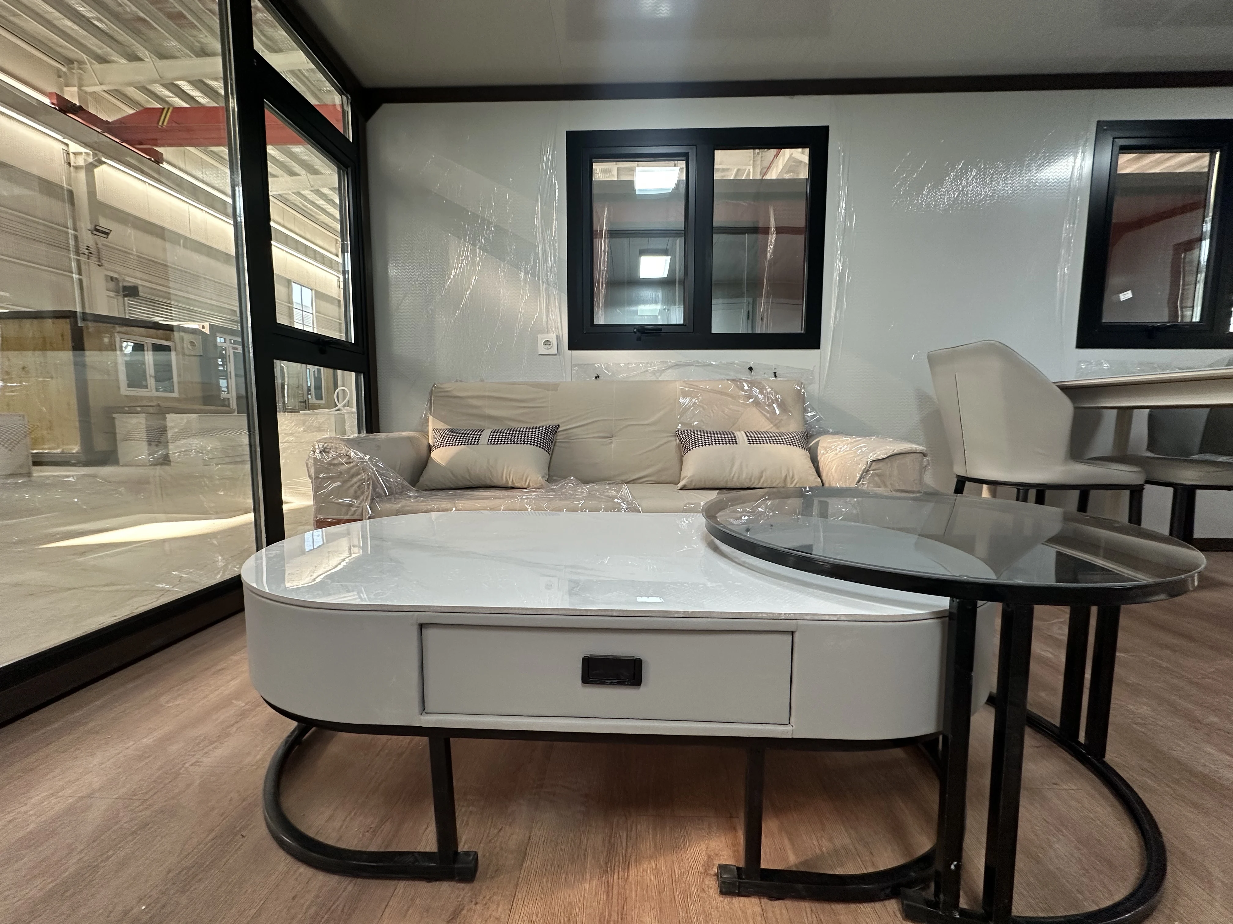 Container House Expandable Design 20ft 40ft Modular Prefab Home with Electrical System Bathroom and Full Furnishings