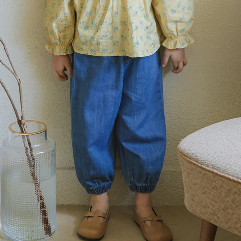 

Осенние джинсы для маленьких девочек 2025 Ins, однотонные длинные штаны с эластичной резинкой на талии для маленьких девочек, детские джинсы с карманами для девочек