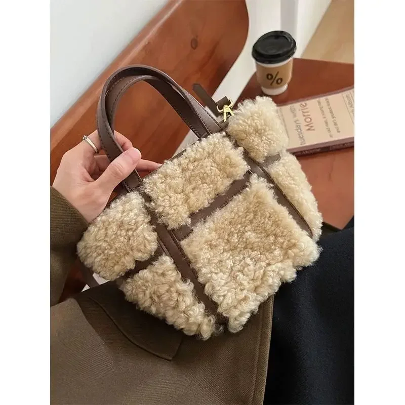 Miyagawa Handheld Plush Bag 2023 Autumn/Winter New Lamb Wings French Small Commuter One Shoulder Crossbody Bags