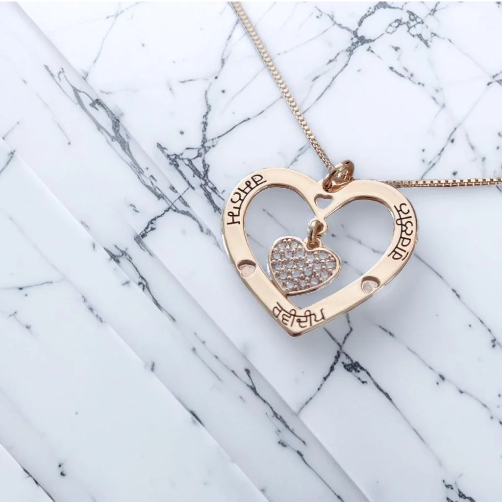 

Dil Necklace Personalized Custom Engraved 4 Names Heart Pendant with Zircon Stainless Steel gold plating Gift for Mom or Wife