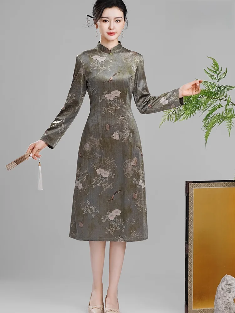 

Новинка осени: Женское бархатное платье с цветочным узором в китайском стиле, улучшенное, для повседневной носки, с длинным рукавом, средней длины Q24226