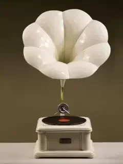 Vinyl Record Player Nordic Light Luxury Ornament Retro Model Phonograph Home Window Decoration Antique Finish Style