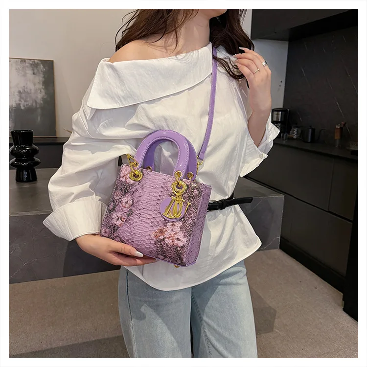 Elegant PU HandBag Women Vintage Snake Skin Shoulder Bag Luxury Metal D Buckle Small Crossbody bag Daily Commute Party