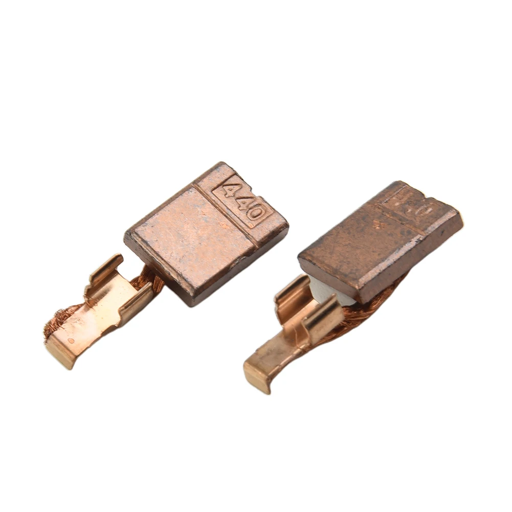 

Поставки полезных, высокое качество ​ Набор угольных щеток, 2 шт., запасные части для ремонта 13x10x3 мм, аксессуары BDF446 BHP454 BHP456