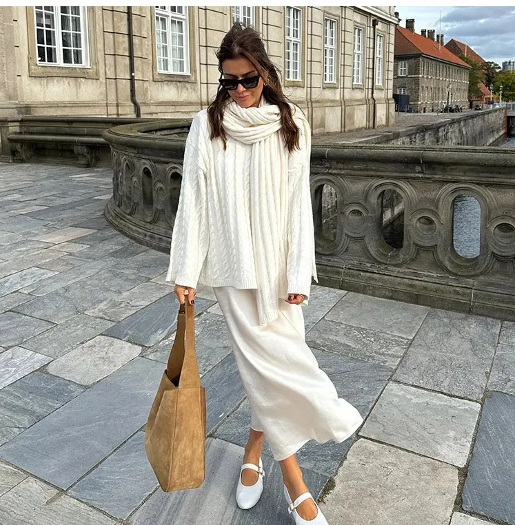 

Autumn Solid Pleated Scarf Twisted Knitted Sweater Women Chic Long Flare Sleeve O-neck Knit Pullover 2024 Lady Streetwear