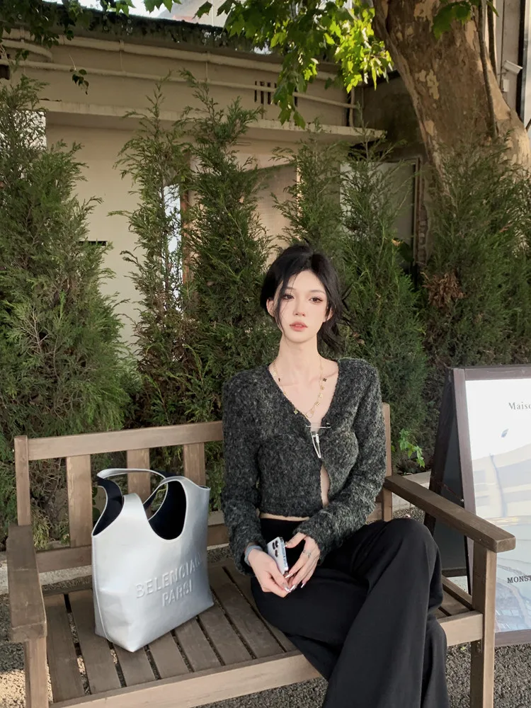 

Sweet lin ort Sve Women's Cardigan Pure Color V-ne Button Design Slim Fit Dopane Sle Knitted Sweater for Office