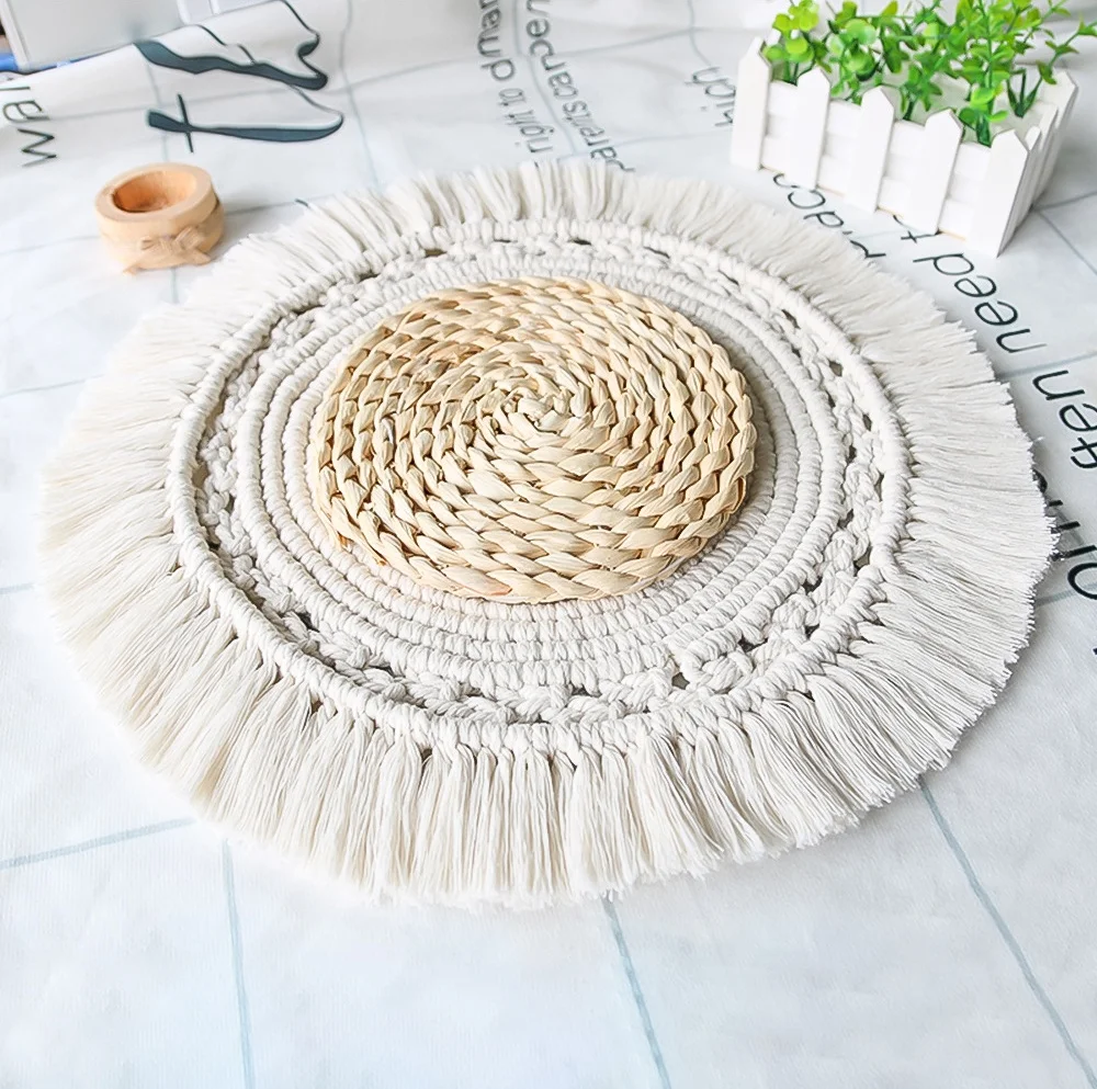 

Hand Woven Tassel Round Placemats,Heat Insulation Non Slip,Elegant Farmhouse Style Coasters.For Home Decoration Party Table Mats