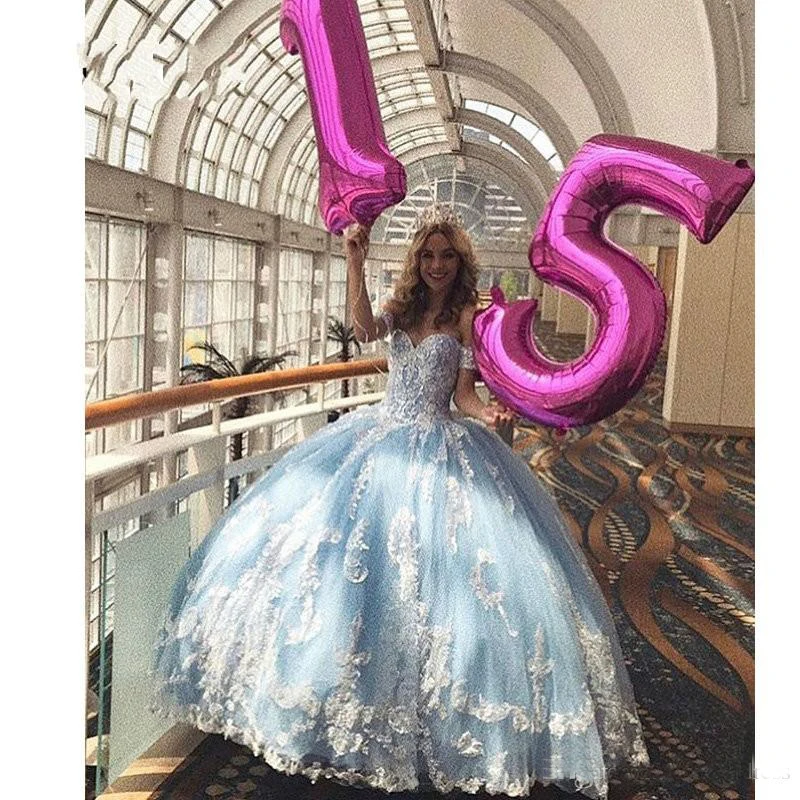 Sky Blue พรหม Quinceanera เดรสราคาถูก Gowns 2019 Strapless Corset กลับลูกไม้ Applique ฉัตรกระโปรง Tulle หวาน 15 ชุด