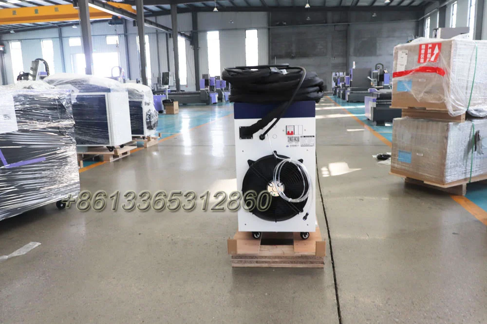 Mesin Pembersih Laser Serat Maxcool 1500w untuk Tipe Portabel dengan Kecepatan Tinggi untuk Grafiti dan Menghilangkan Kerusakan Asap