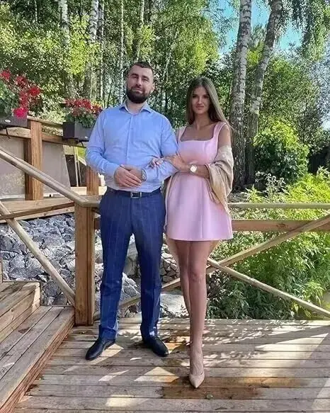 Satijnen schoolgalajurken voor tieners Vierkante hals A-lijn Korte galajurken Mini Eenvoudige bruiloftsjurken boven de knie, mini