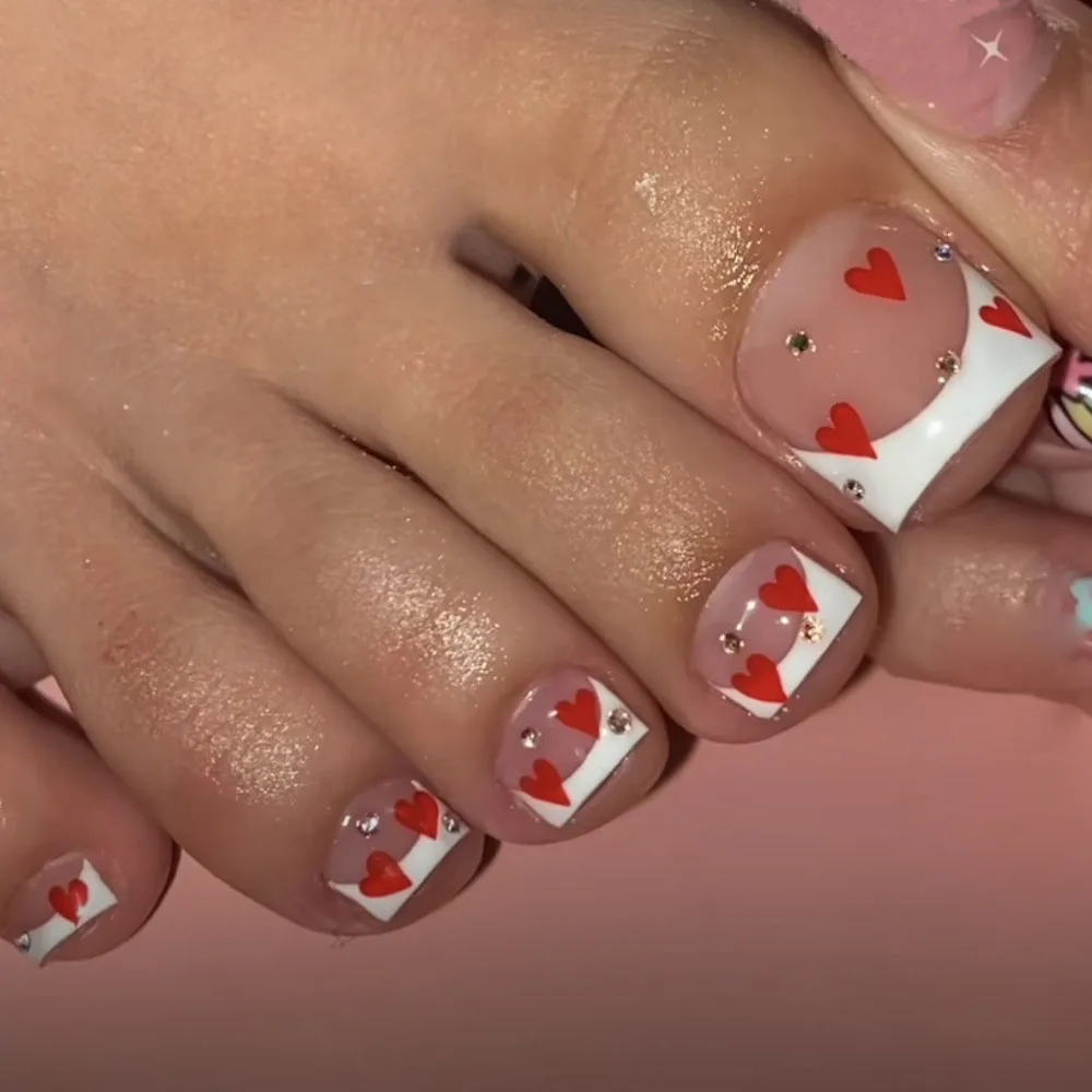 White French Red Heart Rhinestone Full Cover Toe Finished False Nails Cute Short Flat Shape Artificial Fake Toenails with Glue