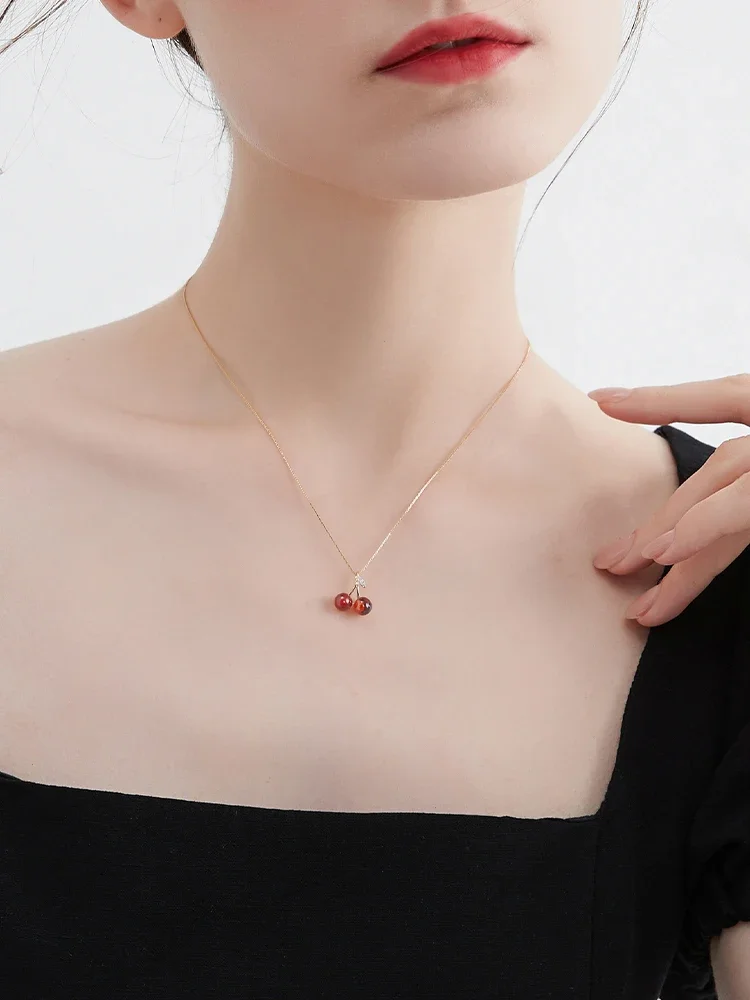 

Колье с красной вишней для женщин, серебро 925 пробы, легкая роскошь, нишевая модель, цепочка на ключицу