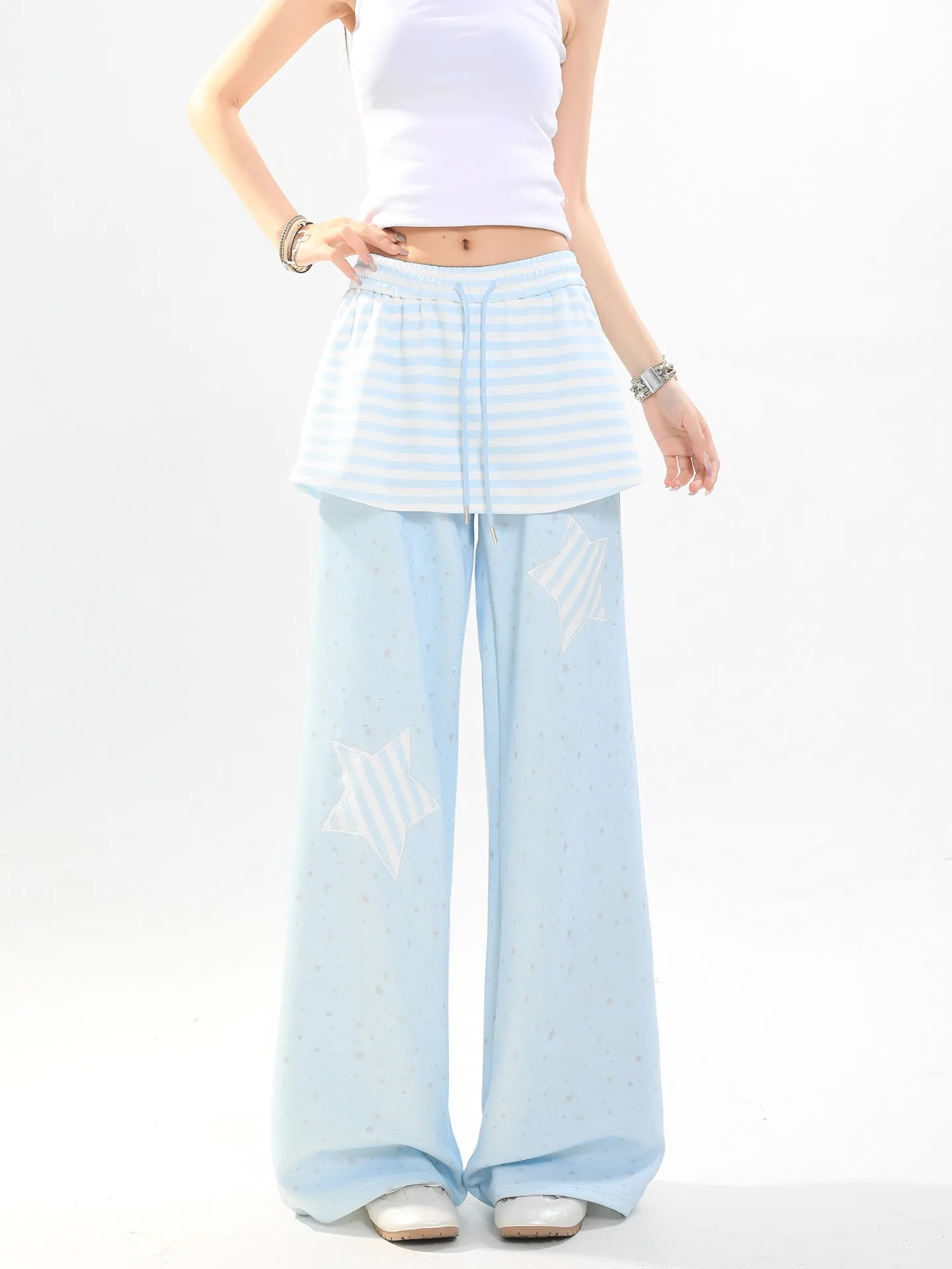 

Американские ретро-брюки в полоску, повседневные, широкие, женские, с высокой талией, стройнящие, струящиеся, в пол, весна 2026, в стиле Lazy Sle