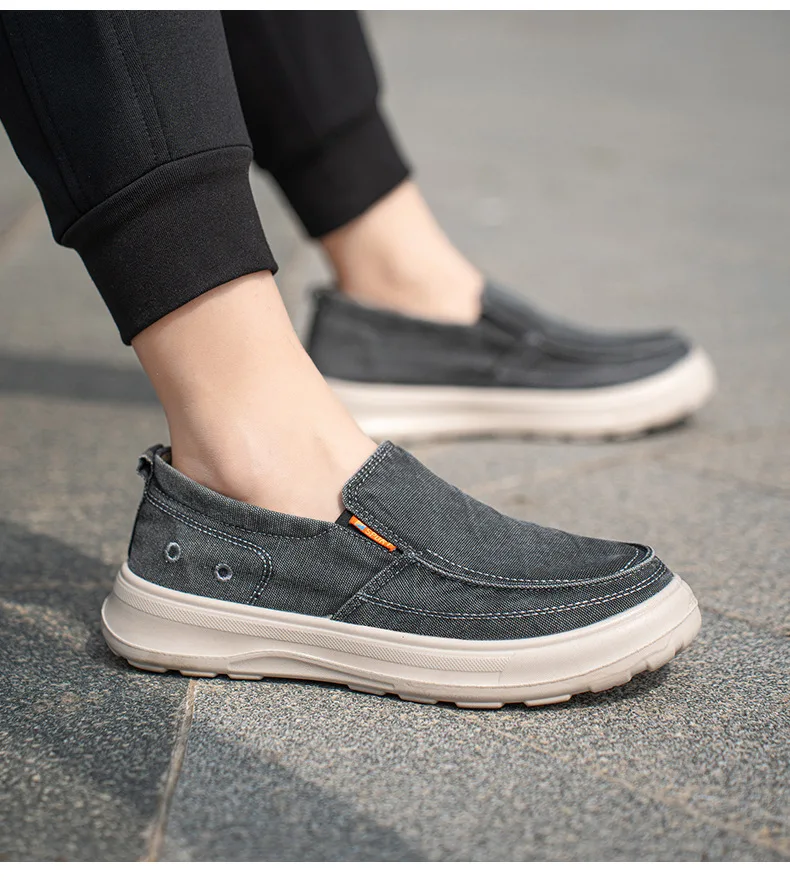 Herren-Slipper aus Canvas, lässige Schuhe, weiches Denim-Obermaterial, atmungsaktives Baumwollfutter, rutschfeste, dicke Sohle, bequeme Loafer zum Gehen. – Detail 12