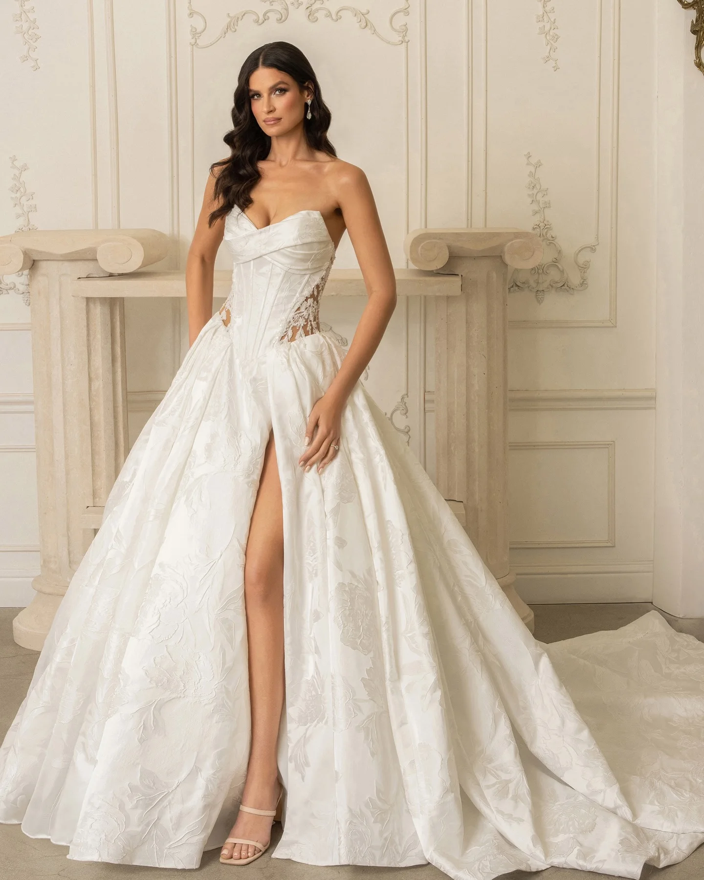 

Customized Sexy Strapless Sweetheart Sheer Floral Mermaid Wedding Dress High Slit Chapel Train Bridal Gown Vestidos De Novia