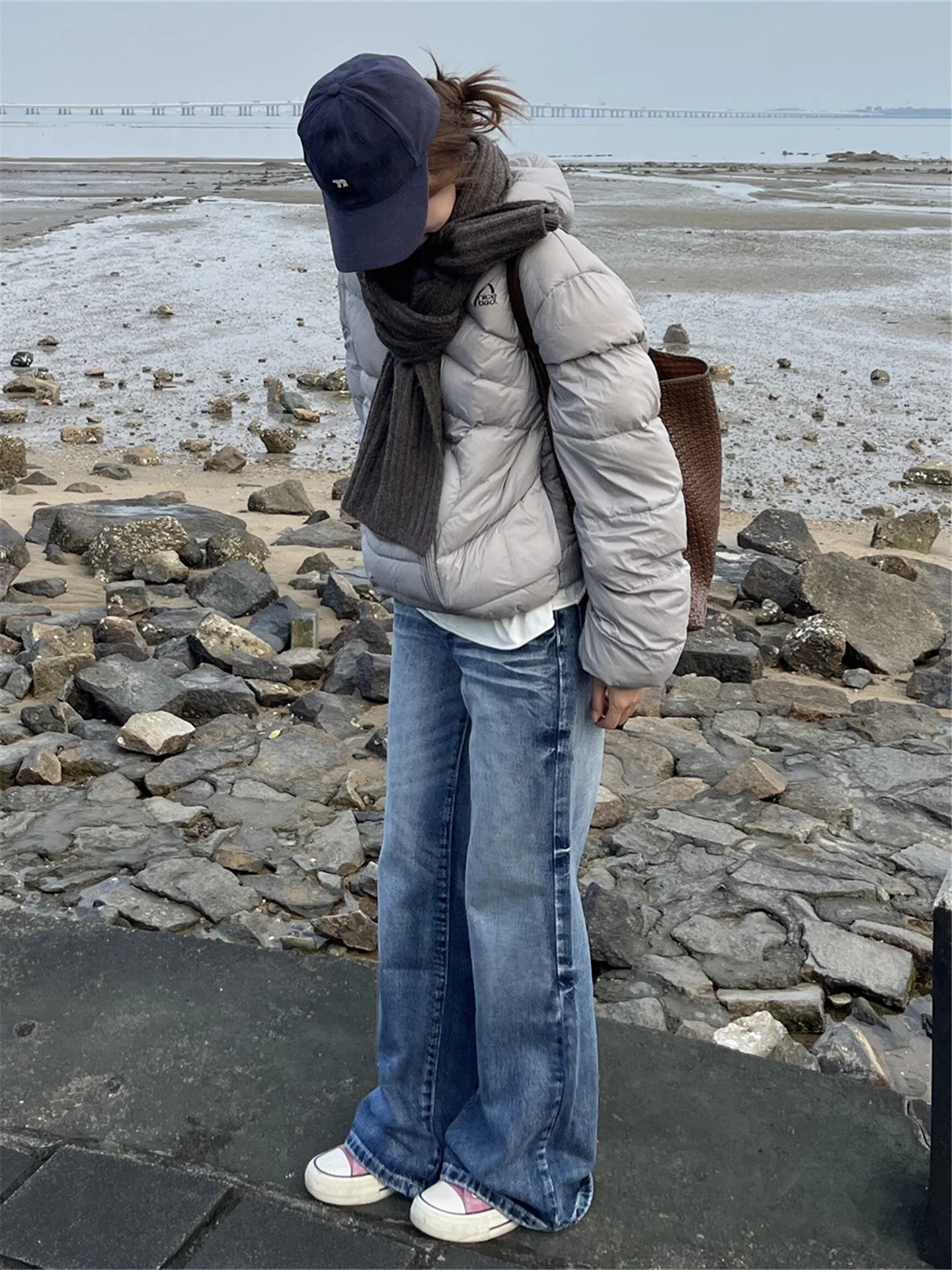 

Американские винтажные свободные широкие синие джинсы для женщин, весенние, удлиненные, в пол, с высокой талией, расклешенные, из хлопка