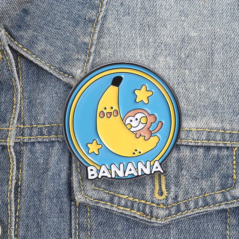 Lapel Pins Cute Monkey Holding Banana Cartoon Brooch Playful Star Metal Badge Creative Personality Versatile Pin Accessory Pin