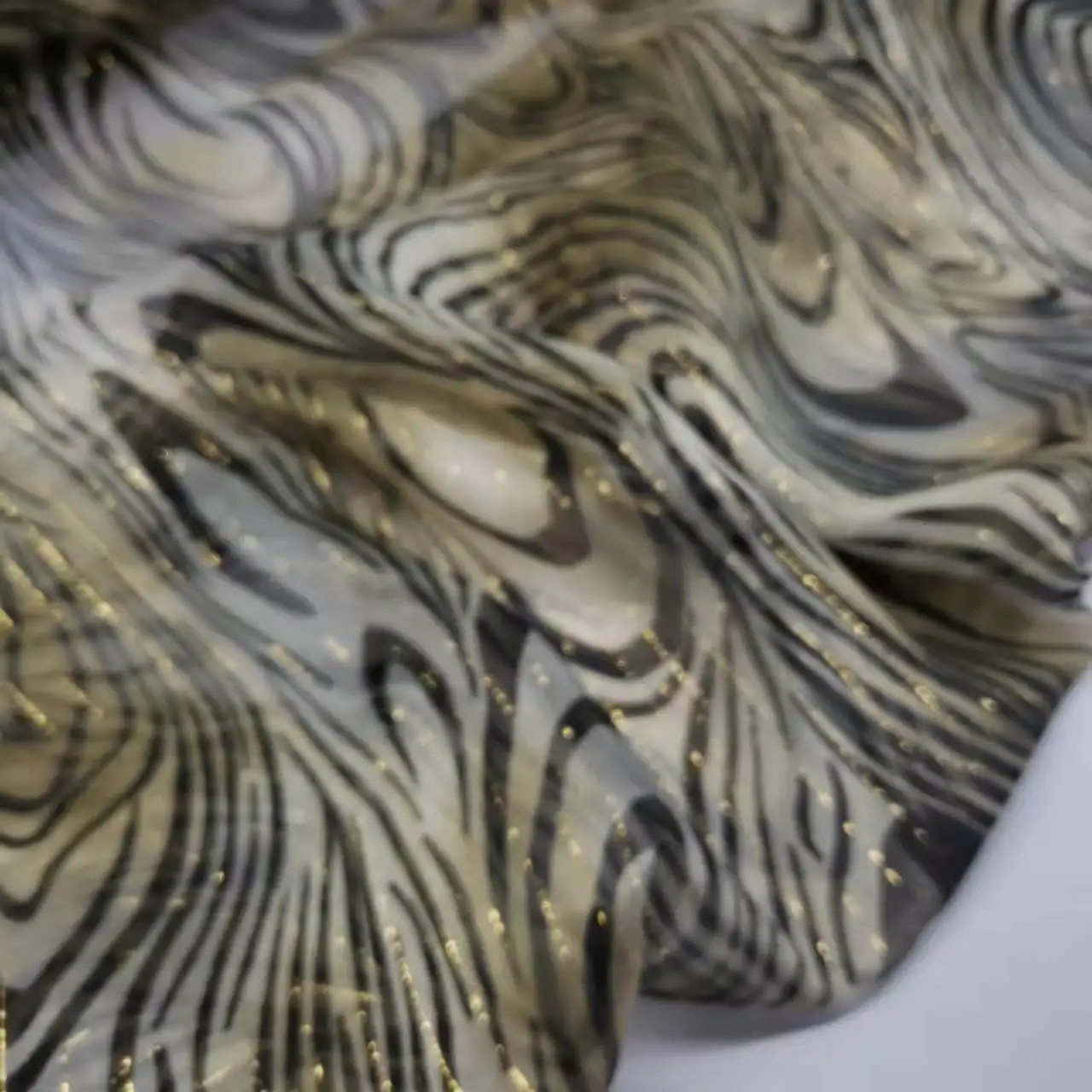 

100% Silk Georgette Shiny Flowing Fabric Soft 8mm Metallic Jacquard Dress Scarf Material