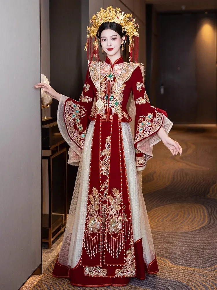 

Velvet wedding dress new style Chinese-style bride's phoenix crown and red cape Hanfu are now available