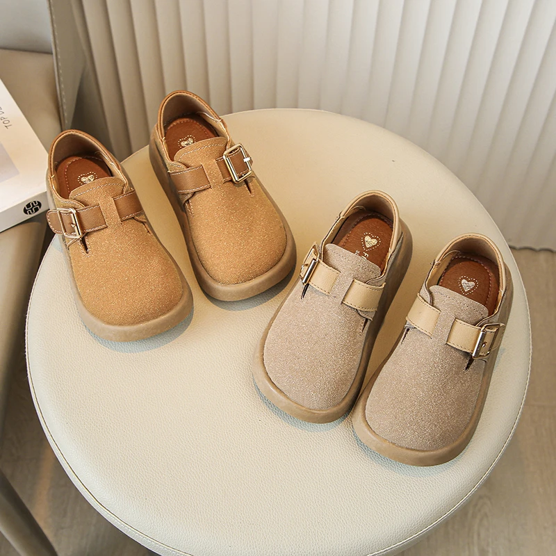 

Кожаная повседневная обувь для мальчиков и девочек, новинка 2023 года, осенняя прогулочная обувь на плоской подошве для малышей, дышащая простая детская обувь в стиле ретро на мягкой подошве