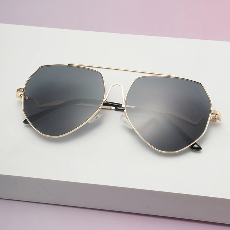 

New Vintage Special-Shaped Sunglasses for Women Men Square Sun Glasses Female Eyewear Oculos De Sol for Male Female Eyeglasses